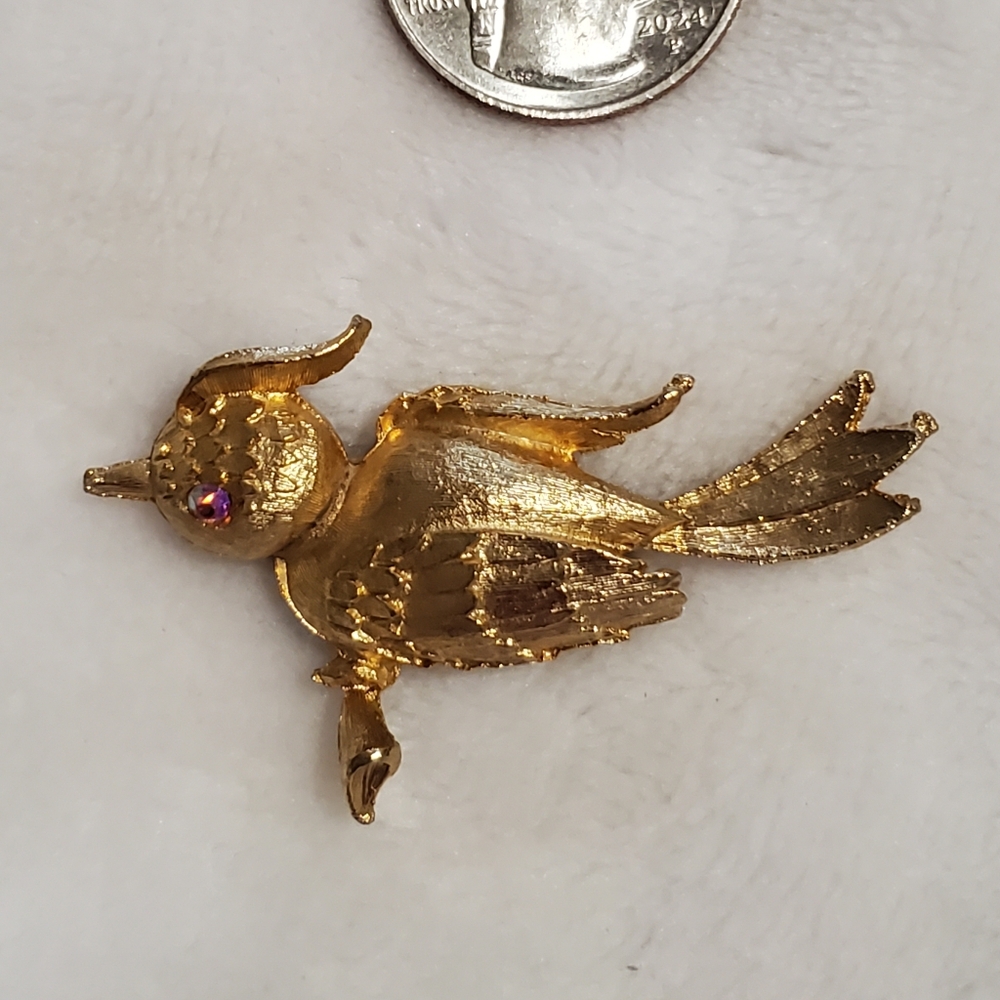 Vintage Gold tone Bird Pin Brooch